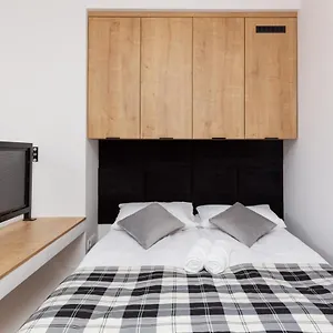 https://city-center-mezzanine-studio-chmielna-by-renters.warsawhotelspoland.com